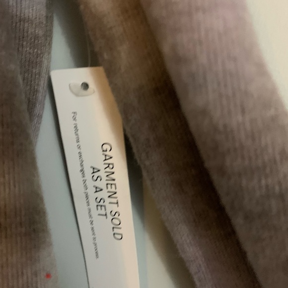 Cold-shoulder pant set pant styling complete the look of casual chic NWT - Picture 9 of 12